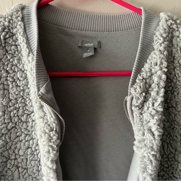 🛍️Aerie Grey Sherpa Vest Size Medium - Picture 3 of 6